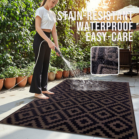 OLANLY geometric pattern reversible rug for outdoor spaces and refreshing style.