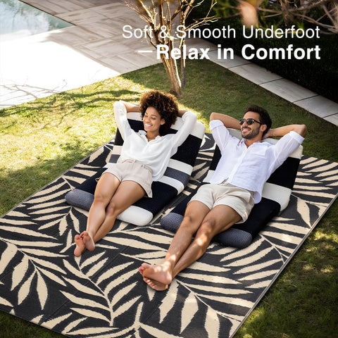 OLANLY reversible material stands up to heavy foot traffic outdoors.