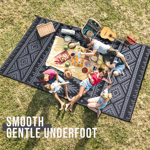 OLANLY outdoor rug soft texture remains comfortable under bare feet.