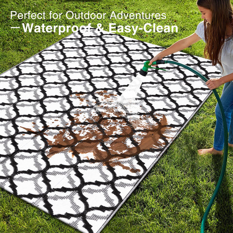 OLANLY UV-resistant outdoor rug protects color under sun exposure.