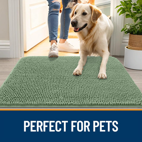 Fast-dry chenille keeps the mat ready for use.