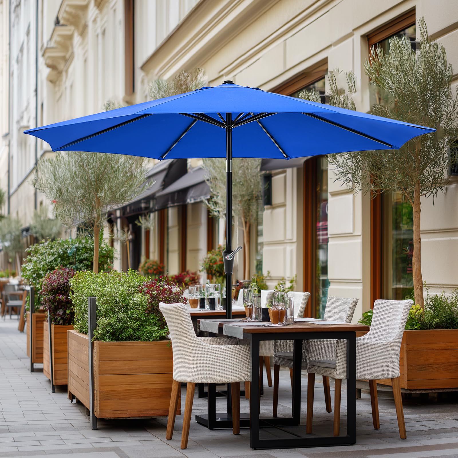 OLIXIS crank lift makes opening easy for quick shade anytime.