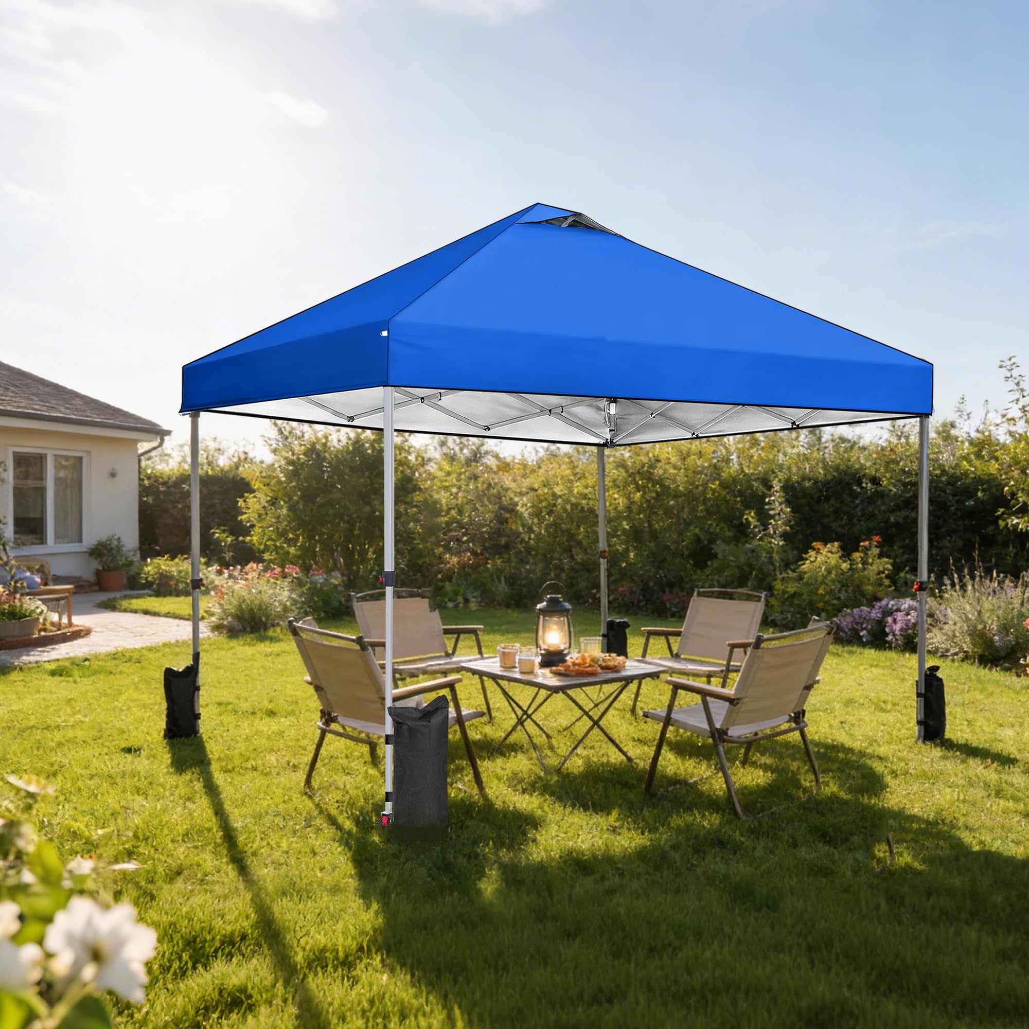 OLIXIS farmers market setup keeps vendors cool and attracts customers.