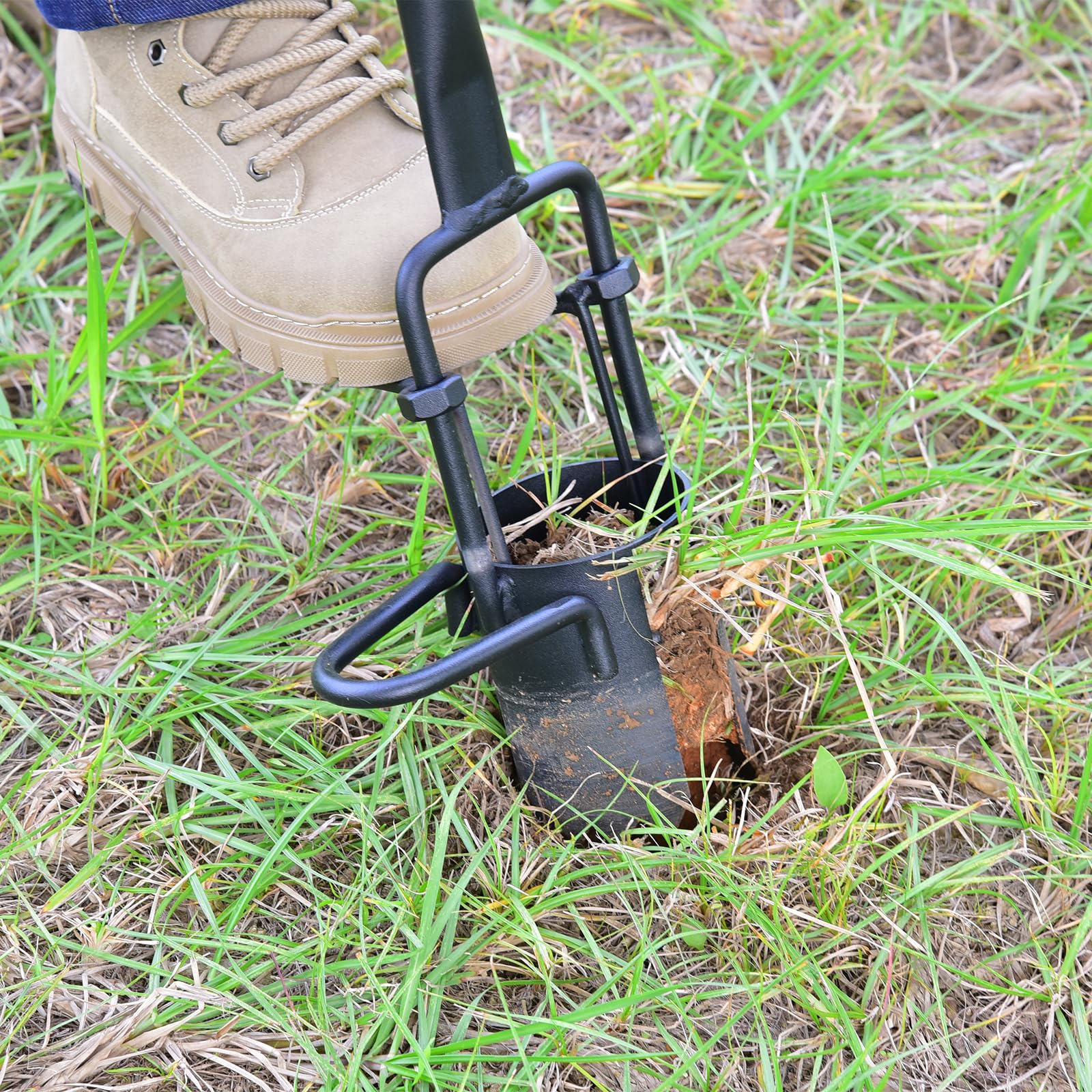 Omesata dual-pedal design speeds digging and soil release.