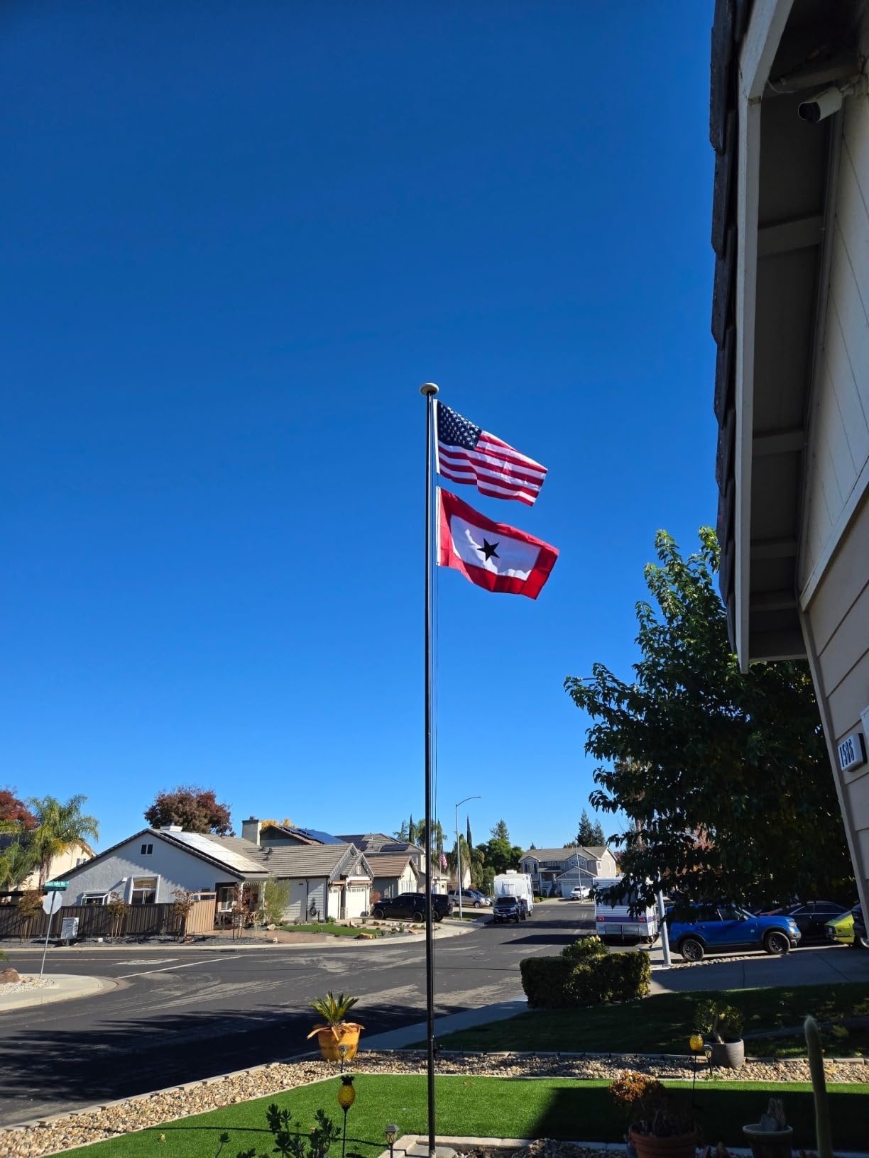 Omnisexual versatile flag suitable for indoor or outdoor yard display
