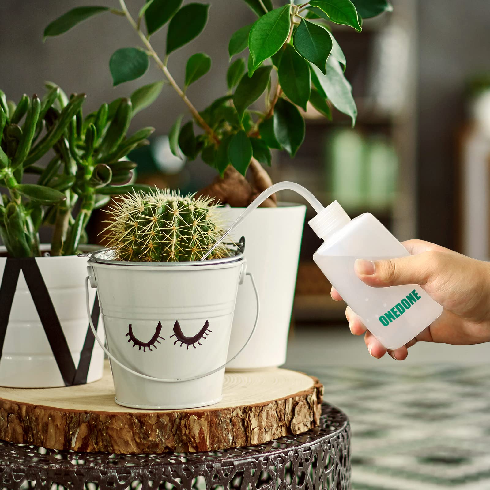 ONEDONE ergonomically designed handle provides comfortable lifting during watering.