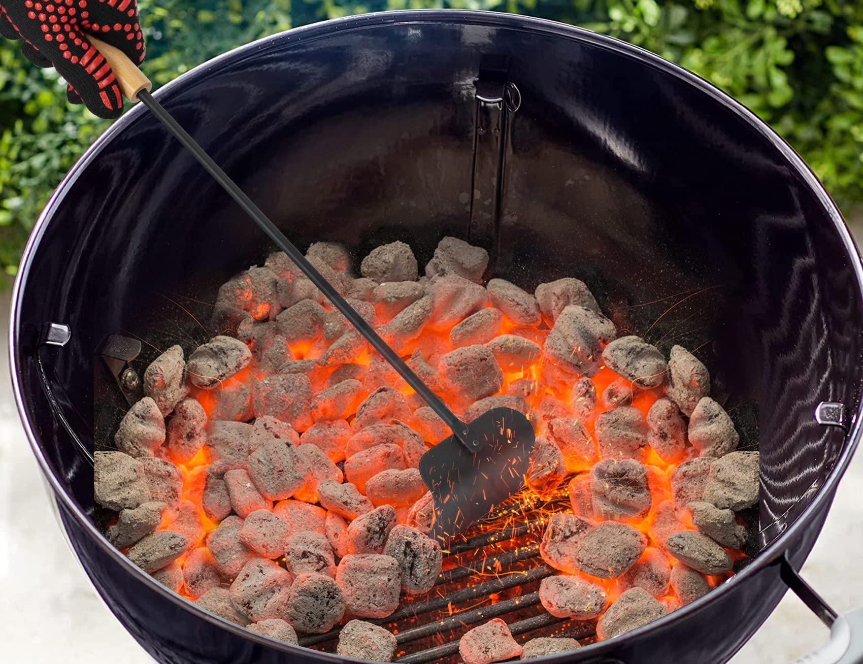 Onlyfire Chef wood handle stays cool for comfortable grip.