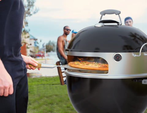 Onlyfire heat window lets you check crust browning without lifting the ring