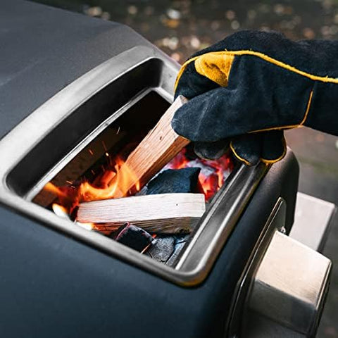 Ooni Grill Gloves ideal for outdoor cooking and grilling sessions.