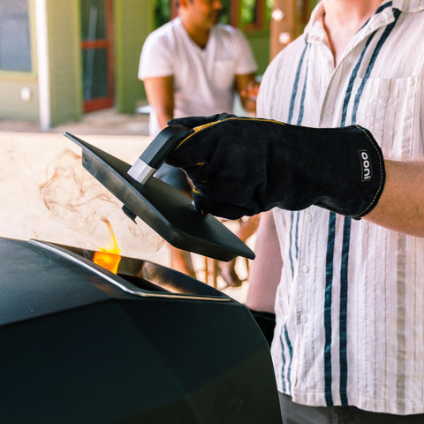 Ooni Grill Gloves suitable for pizza oven use and pizza night prep.