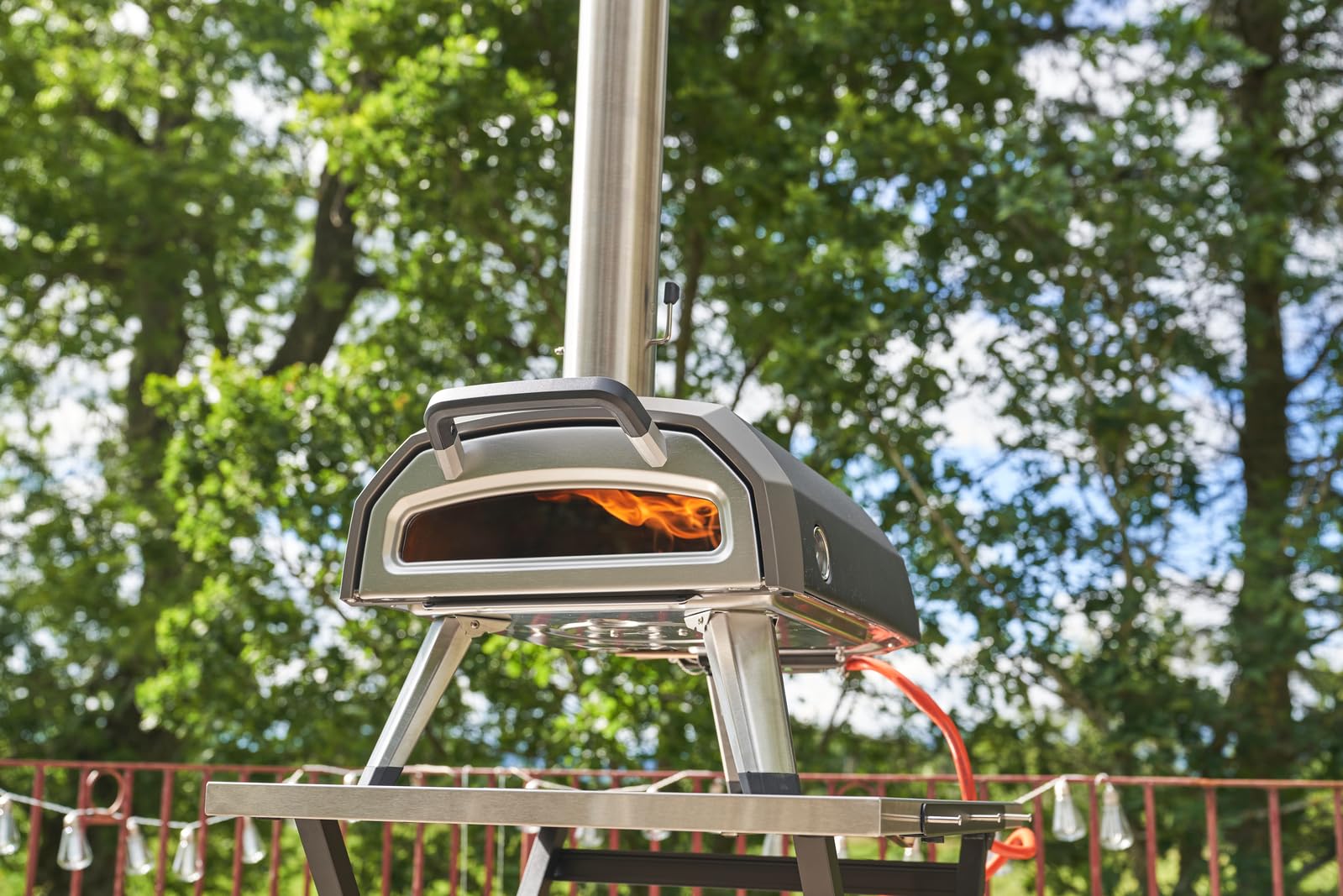 Ooni Karu 12G high-heat up to 950°F for blistering crusts