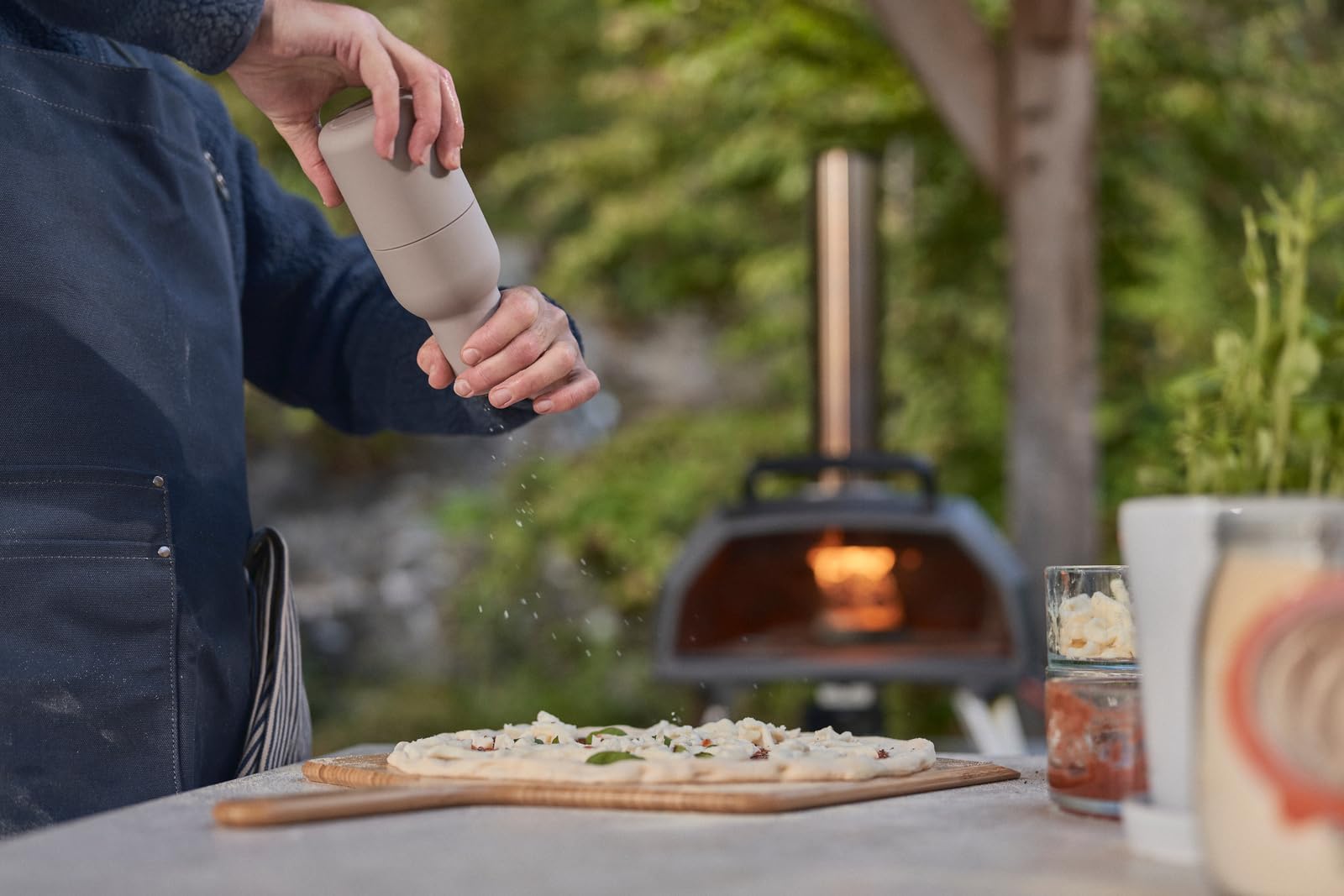 Minimal soot and easier cleanup with gas-powered operation.
