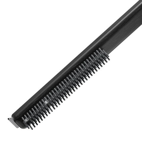 Ooni Wire Brush and Scraper reaches all pizza stone corners for thorough cleaning.