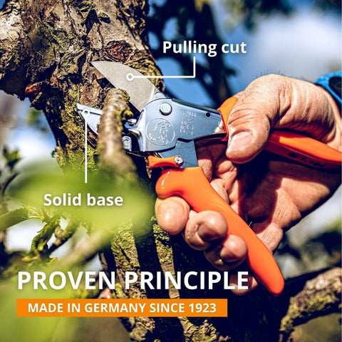 Original LÖWE carbon steel blade lacquer-coated for corrosion protection