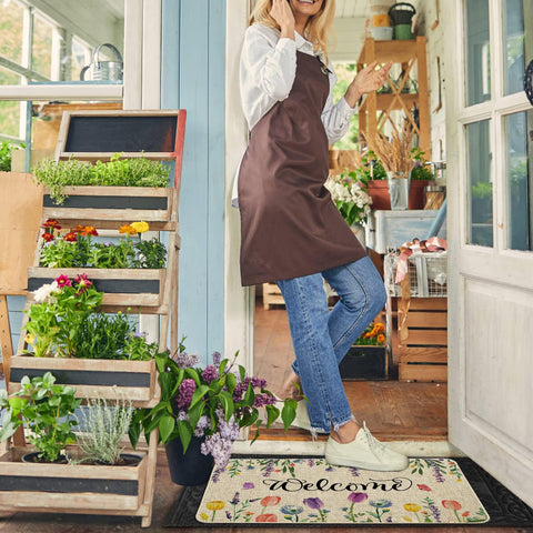 ORTIGIA burlap surface captures dust and debris, keeping floors cleaner