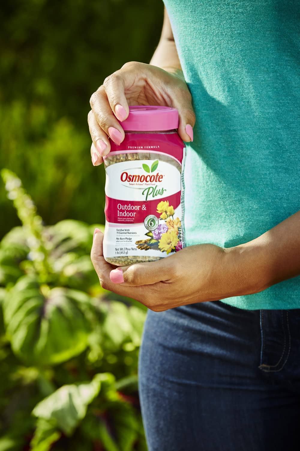 Osmocote outdoor garden application with even coverage