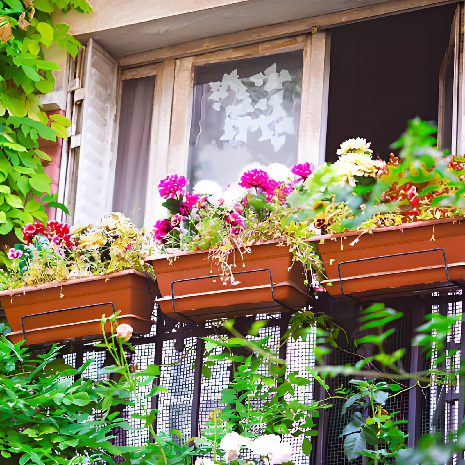 OSMOFUZE durable plastic construction provides seasonal use indoors and outdoors