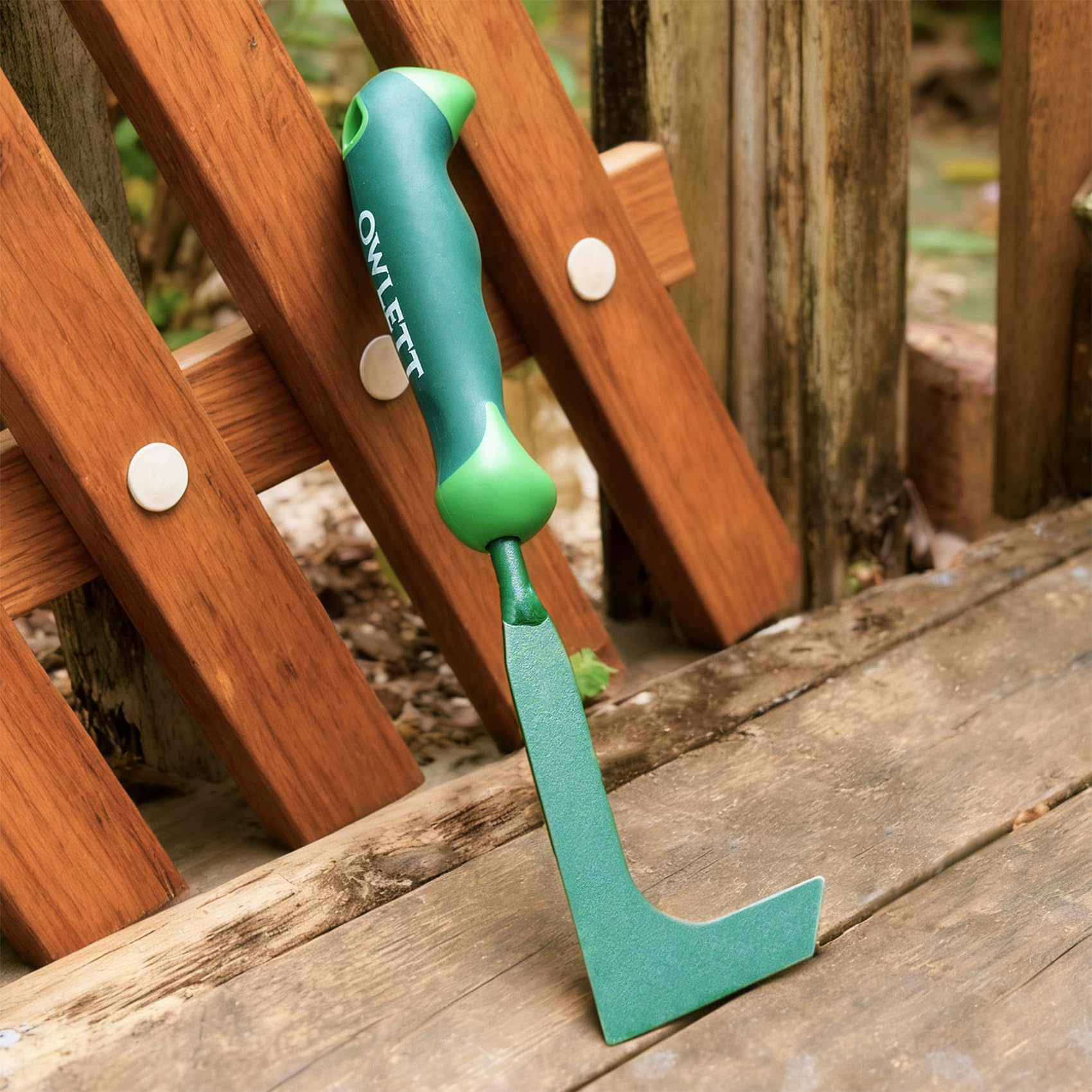 Owlett Crack Weeder hanging storage hole for easy tool organization