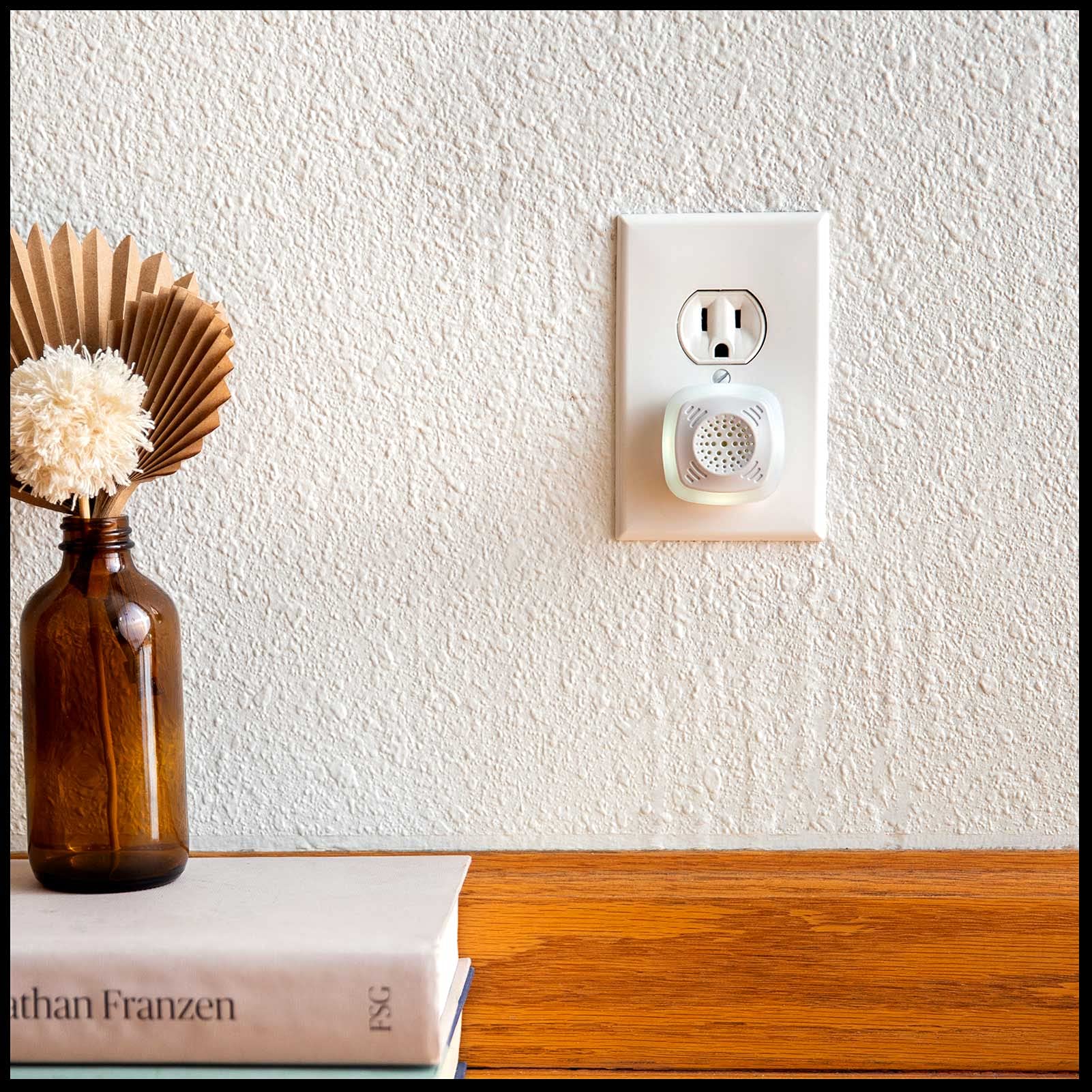 OWLTRA OW-5 in-use in an outlet stays discreet and effective.