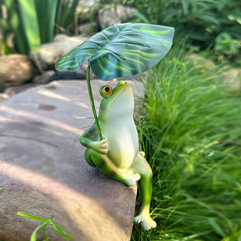 OwMell frog umbrella statue – durable resin for year-round garden display.
