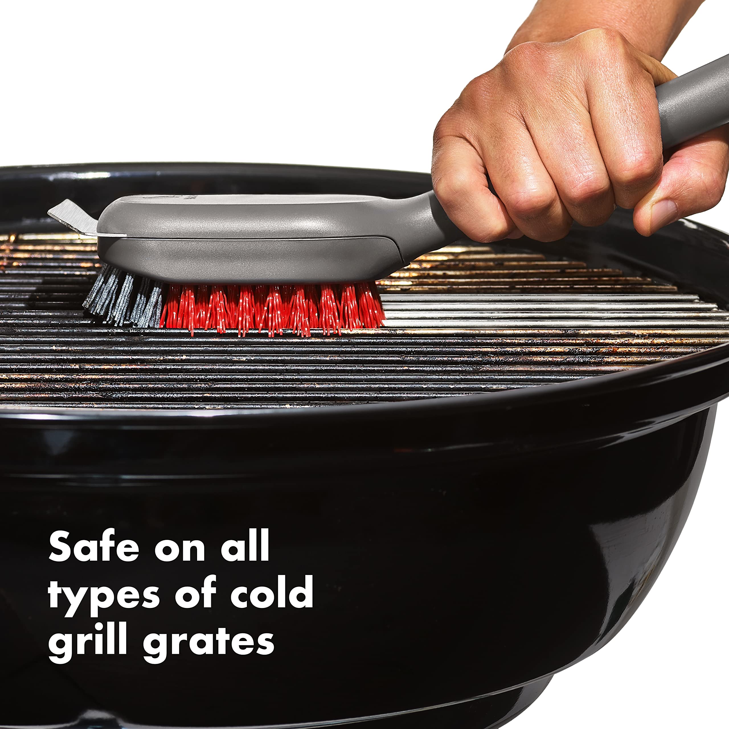 Angled bristles improve cleaning efficiency on stubborn grill corners.