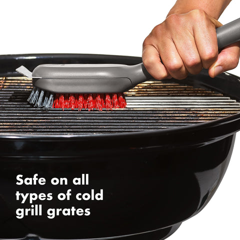 Angled bristles improve cleaning efficiency on stubborn grill corners.