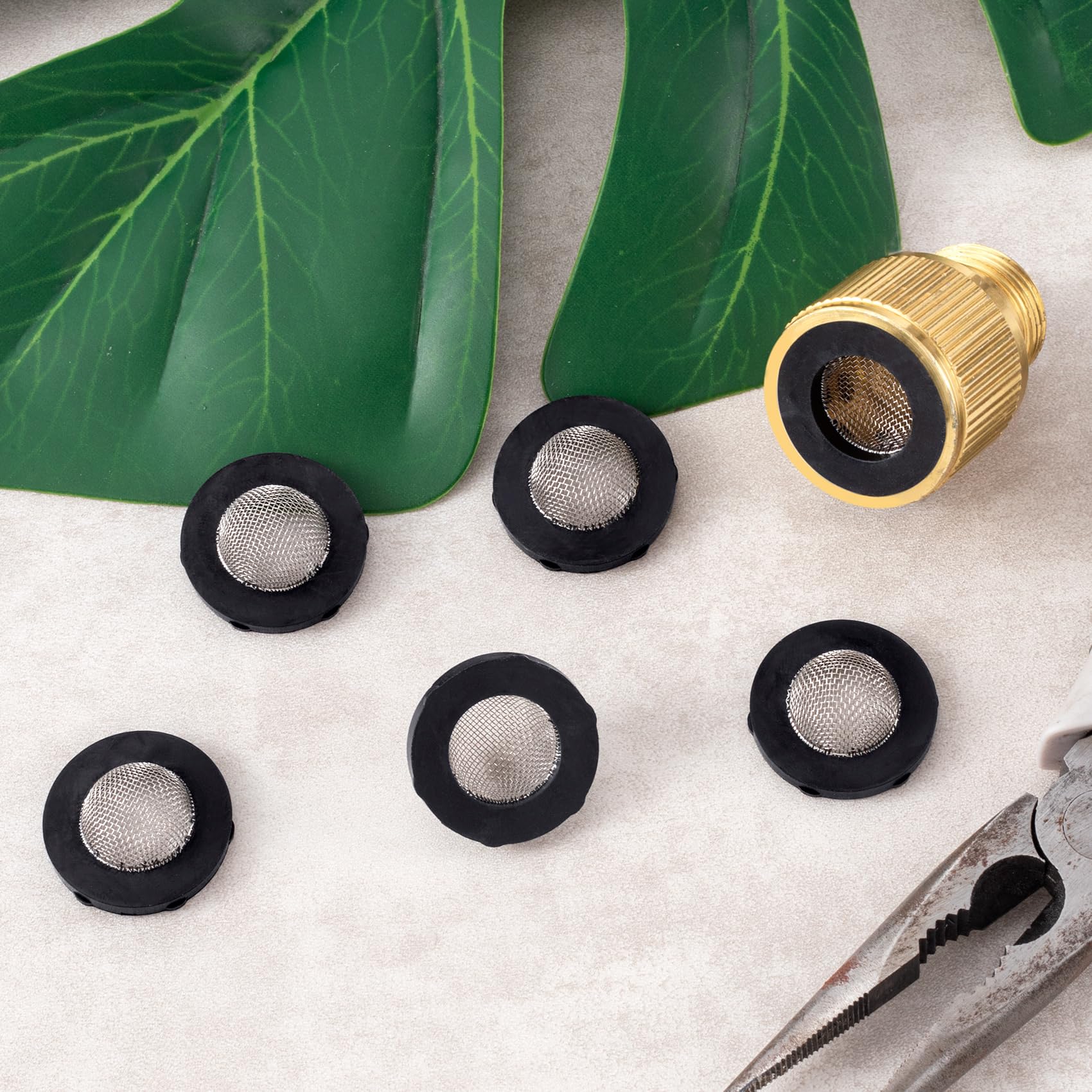 PAGOW built-in filter helps prevent nozzle blockage during spraying