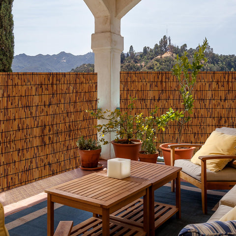 PAKNANO reed fence demonstrates weather resistance for outdoor use