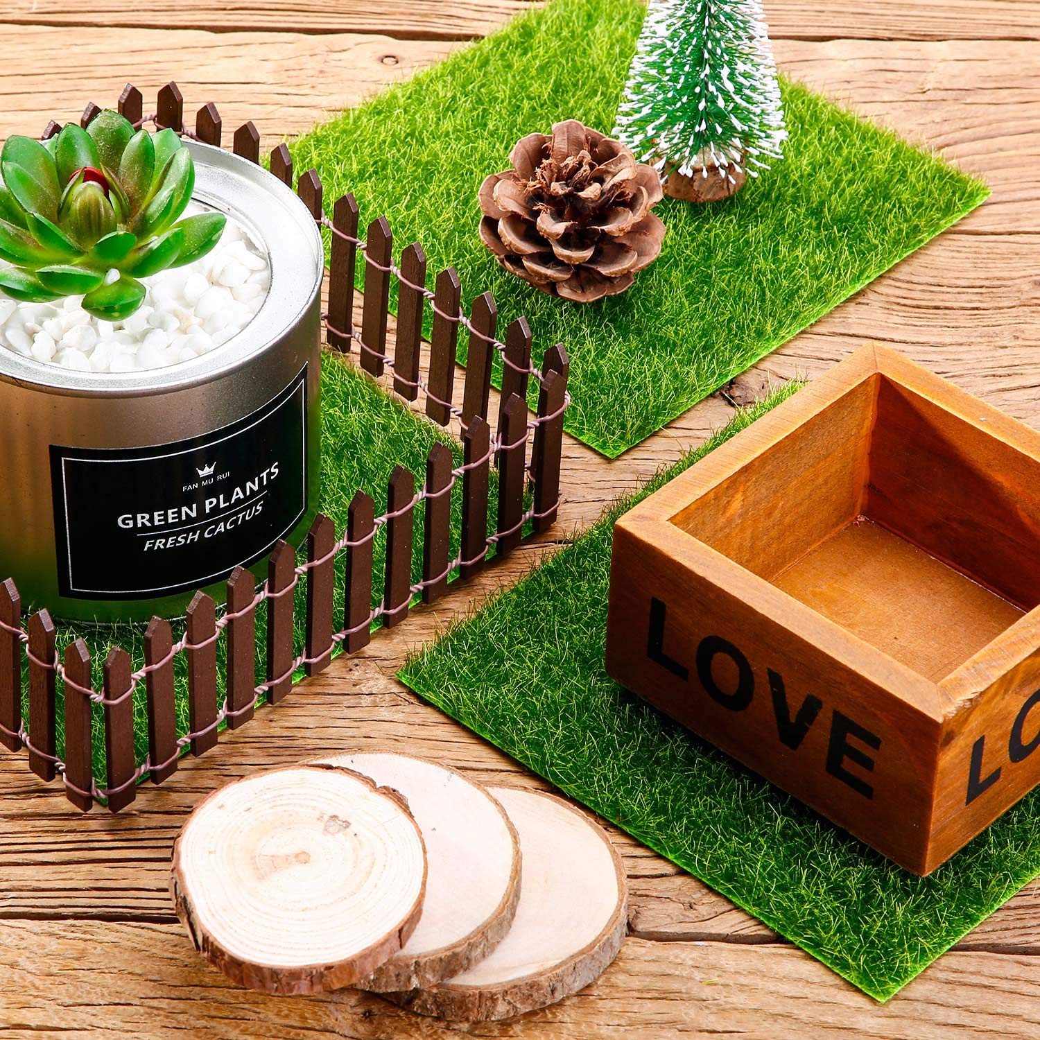 Pangda mini grass turf panel for micro landscapes is easy to arrange.