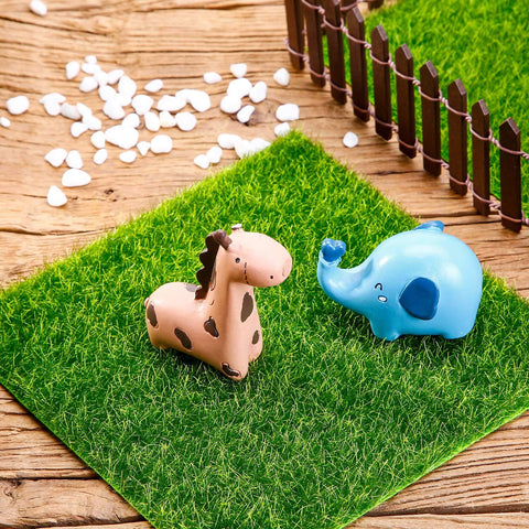 Pangda 6x6 inch turf tile suitable for terrariums and dioramas.
