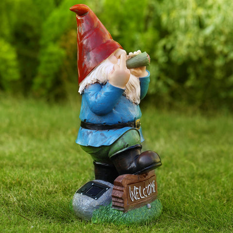 Panven Gnomes water-repellent resin ornament withstands weather.