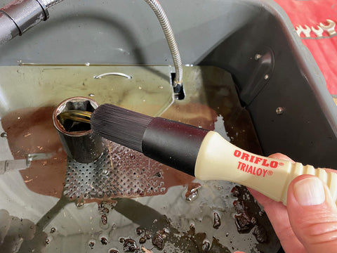 Oriflo brush with 28-inch hose extends reach for internal parts washing