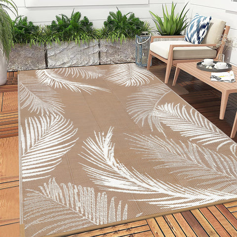Pauwer outdoor rug adds comfort and floor protection on patios and balconies.