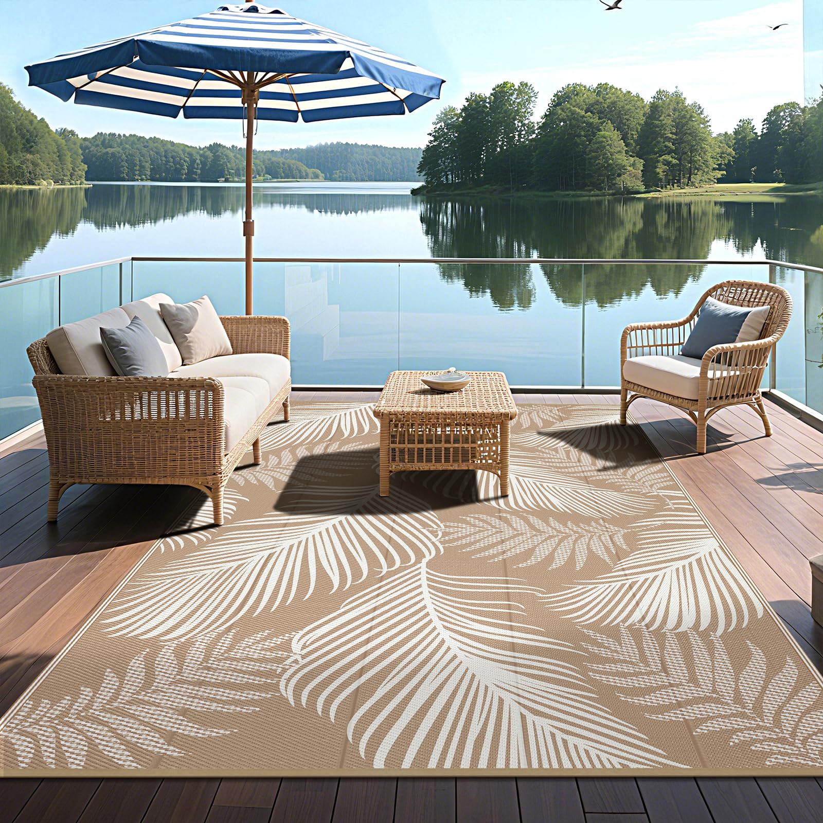 Pauwer lightweight rug suits camping and beach trips.