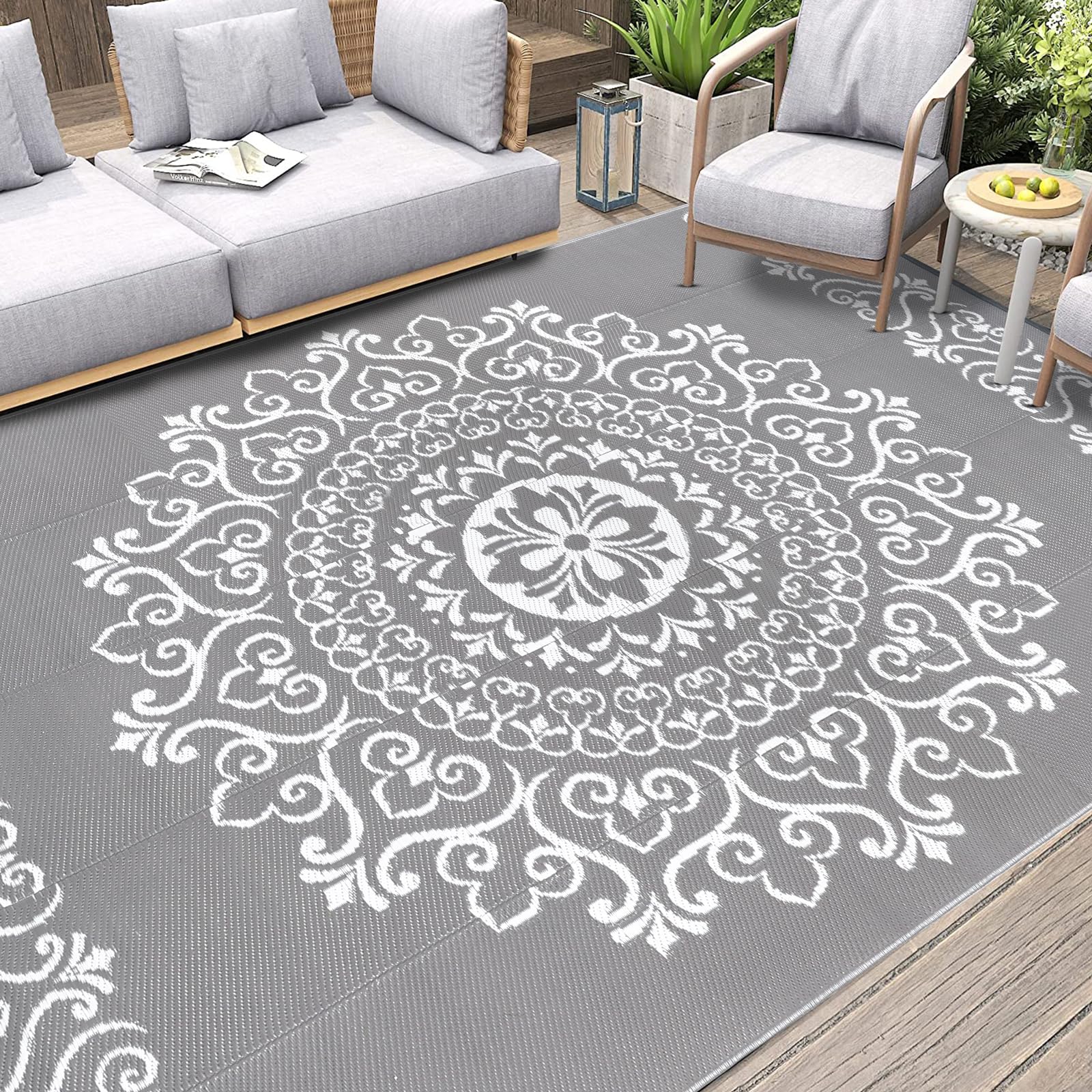 Pauwer stain-resistant easy-clean rug for high-traffic areas.