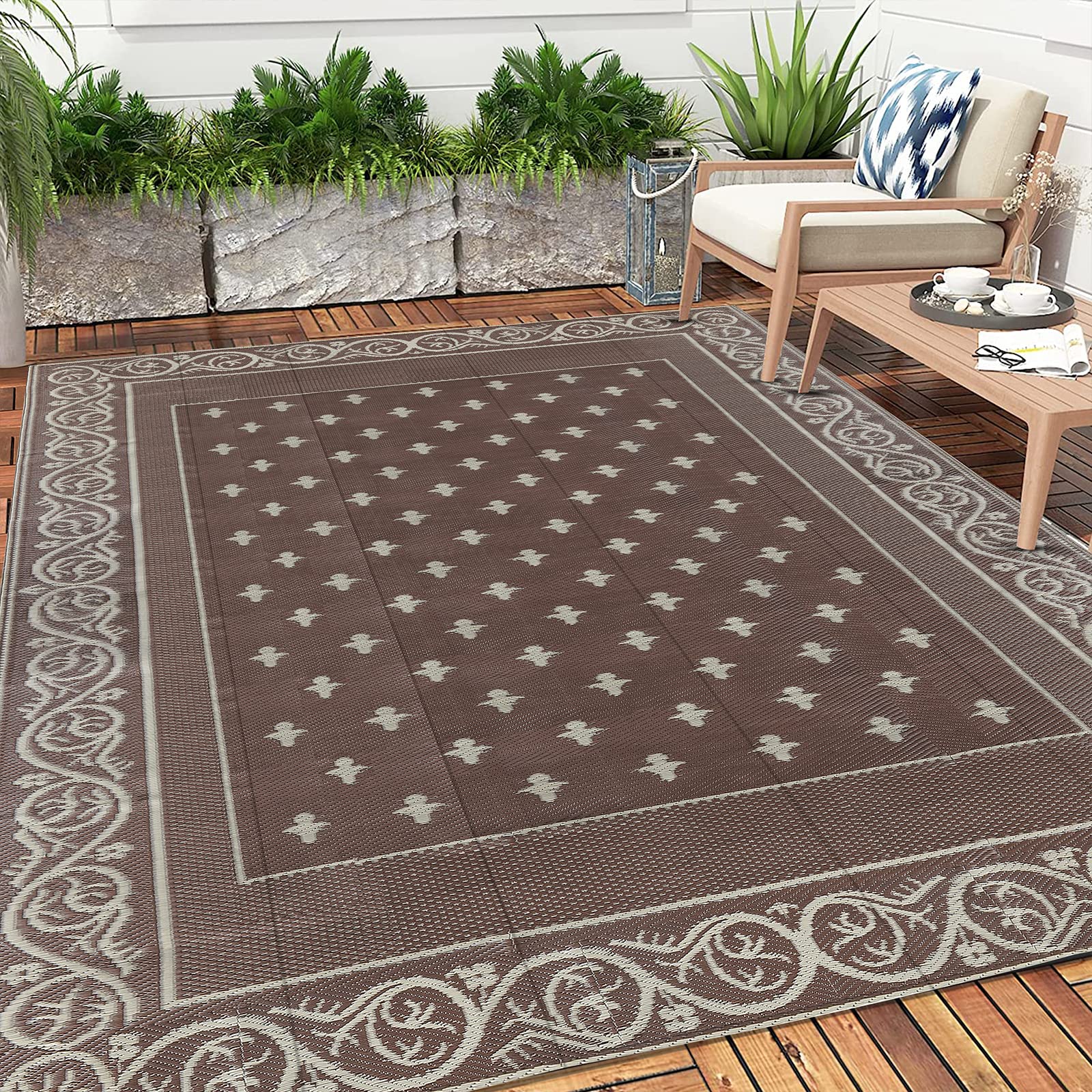Pauwer UV-coated durable color rug keeps outdoor hues vibrant