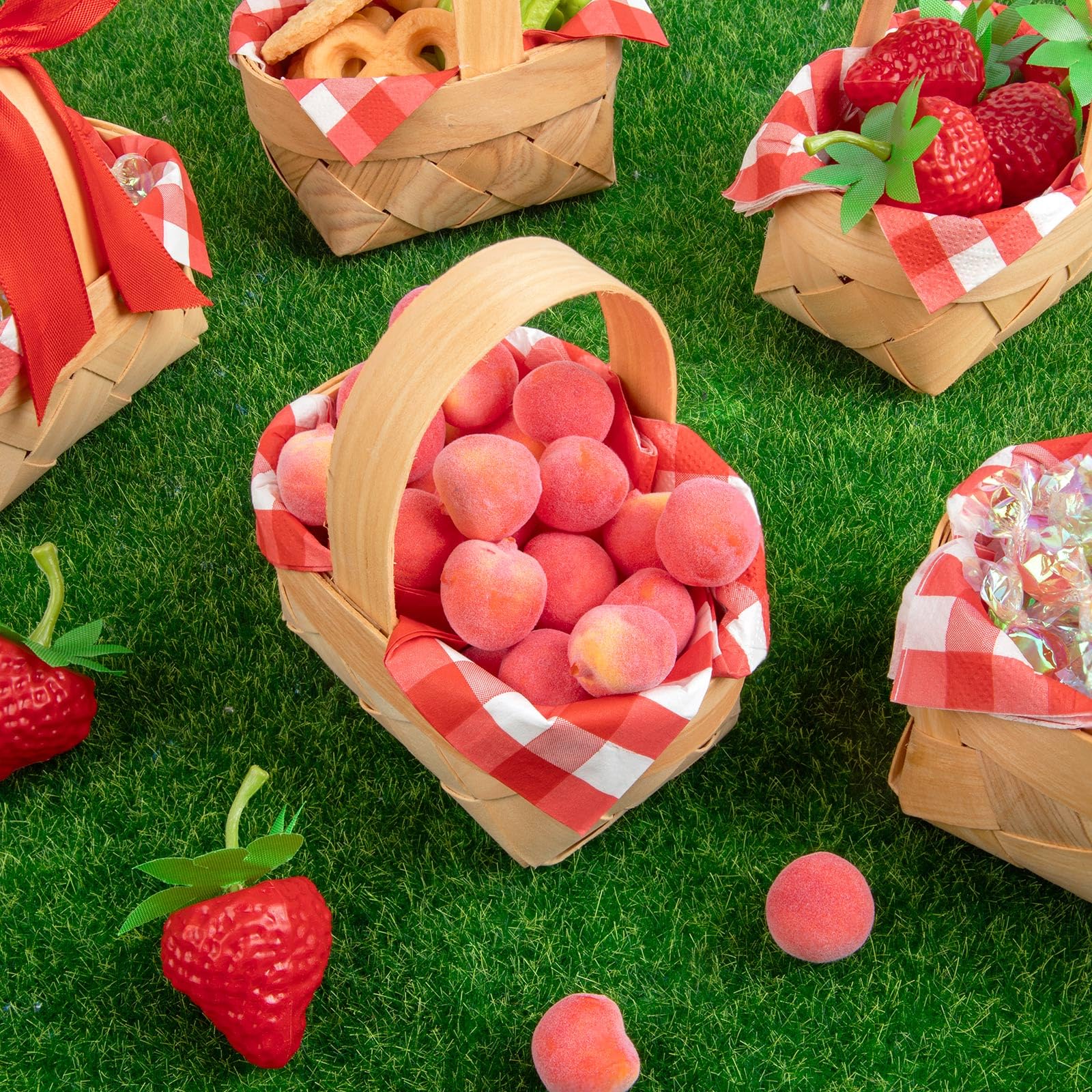 PCTCSHQ berries neatly arranged in a mini basket for fruit displays