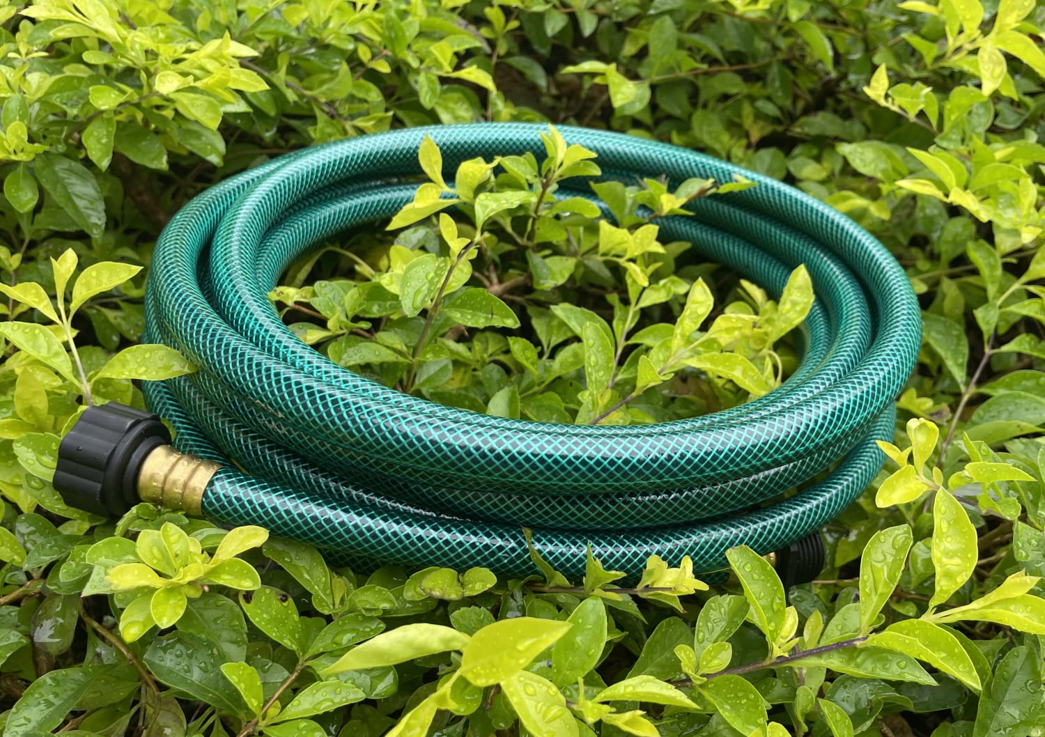 PEISONGFEI hose lightweight body for easy outdoor handling.