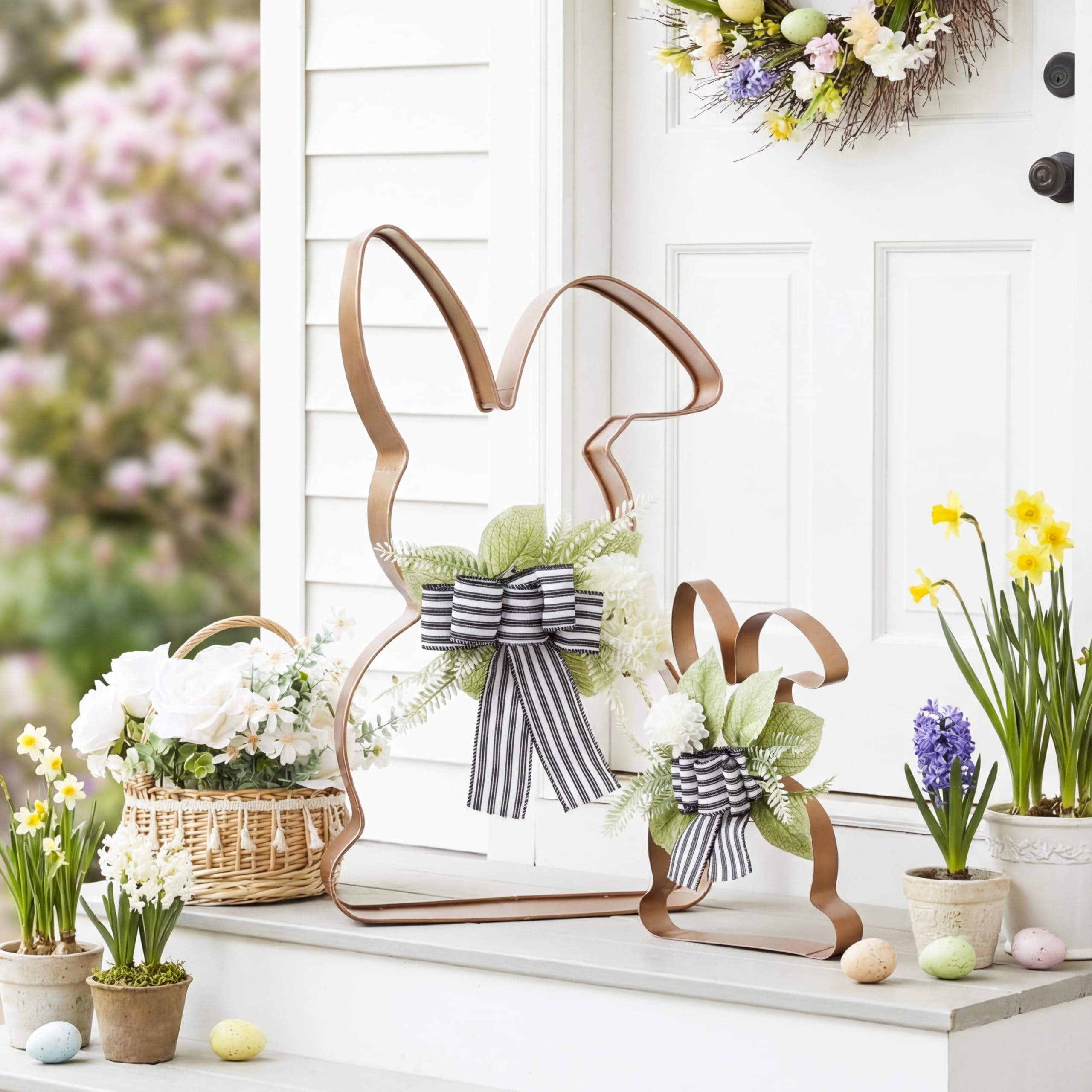 Pelopy gold Easter bunny decor in two sizes for garden display and festive ambiance.