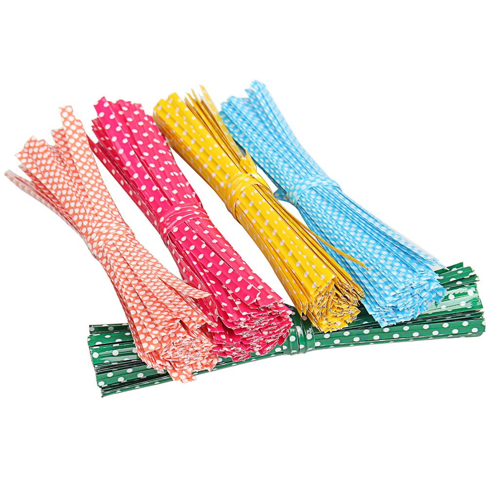 Pengxiaomei dot-pattern ties add decor to treats and bags