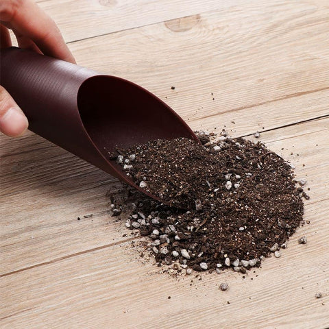 PETCTN Baolaili bonsai scoop, portable and compact for outdoor care.