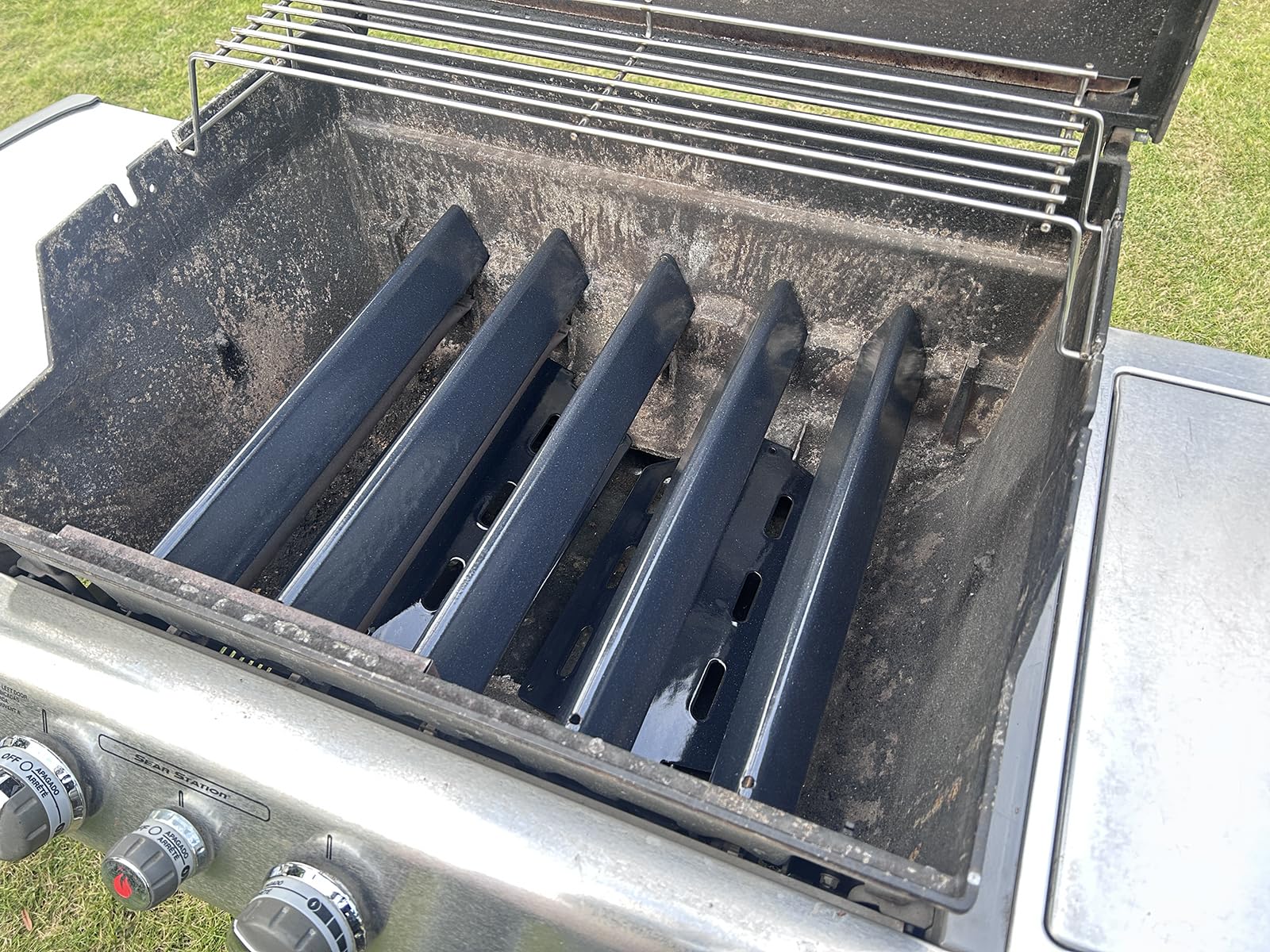 Close-up of PETKAO flavorizer bars for Weber Genesis 300 SER
