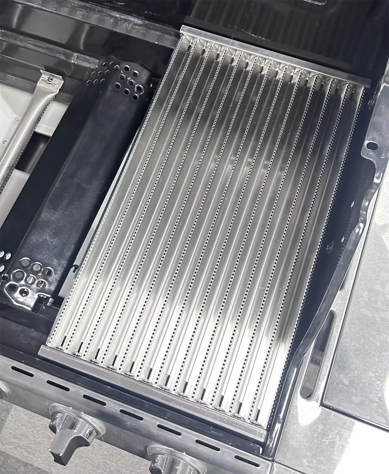 PETKAO infrared replacement parts for Tru Infrared 4-Burner grills, layout view.