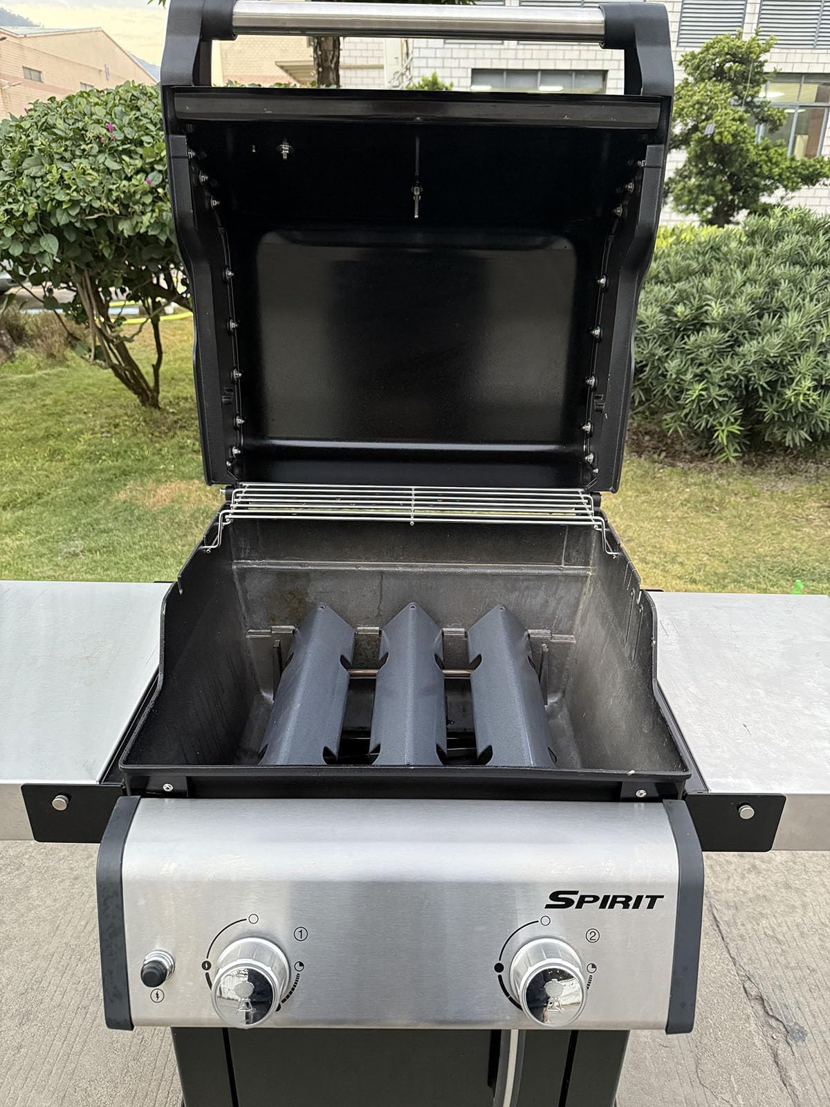 PETKAO Weber Spirit II assembly tools included ensure proper mounting.
