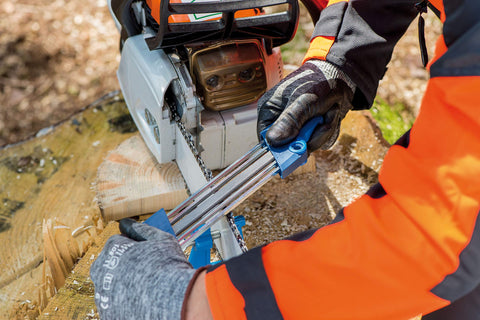 PFERD stump-driven secure hold for steady chainsaw bar sharpening