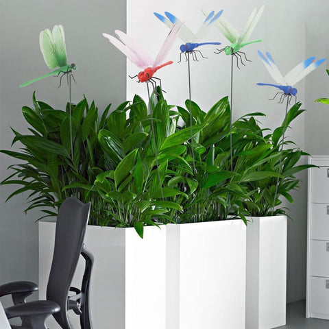 PGAXM Dragonfly clip attaches to hats for a nature-inspired look.