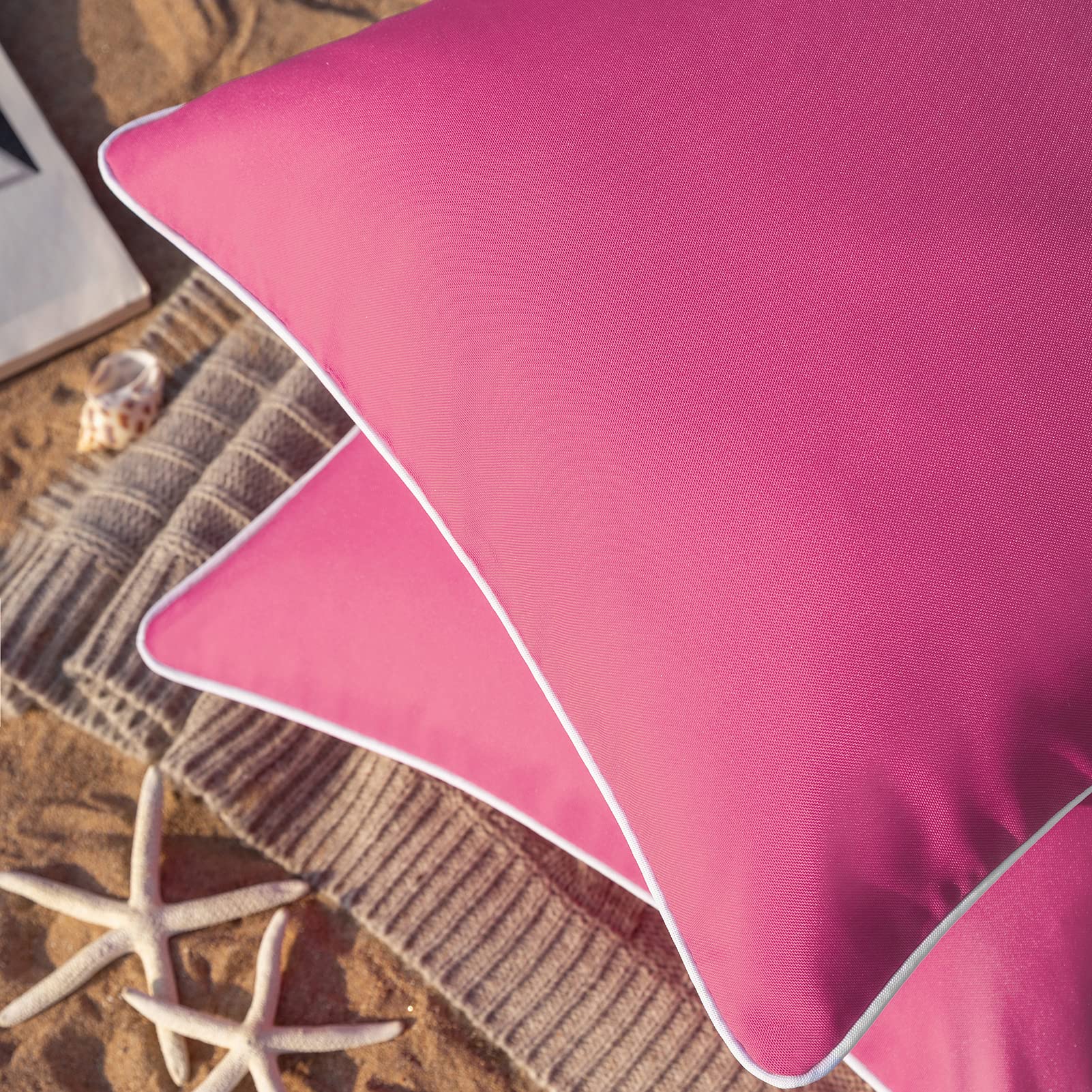 Phantoscope fade-resistant Sunbrella cover keeps patio colors vibrant.