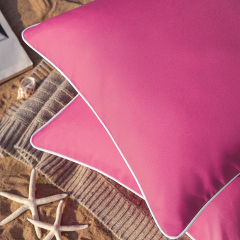 Phantoscope fade-resistant Sunbrella cover keeps patio colors vibrant.