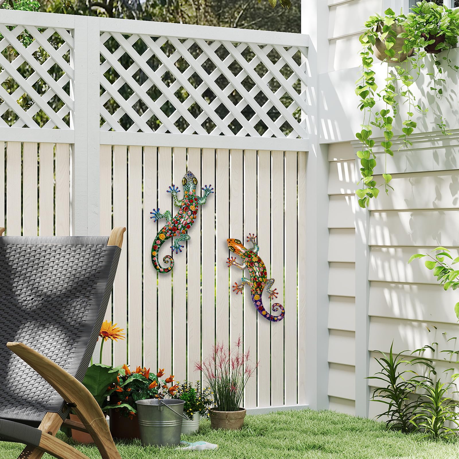 Pipilily gecko wall art 2-pack shown in bedroom for charming nature-inspired accent.