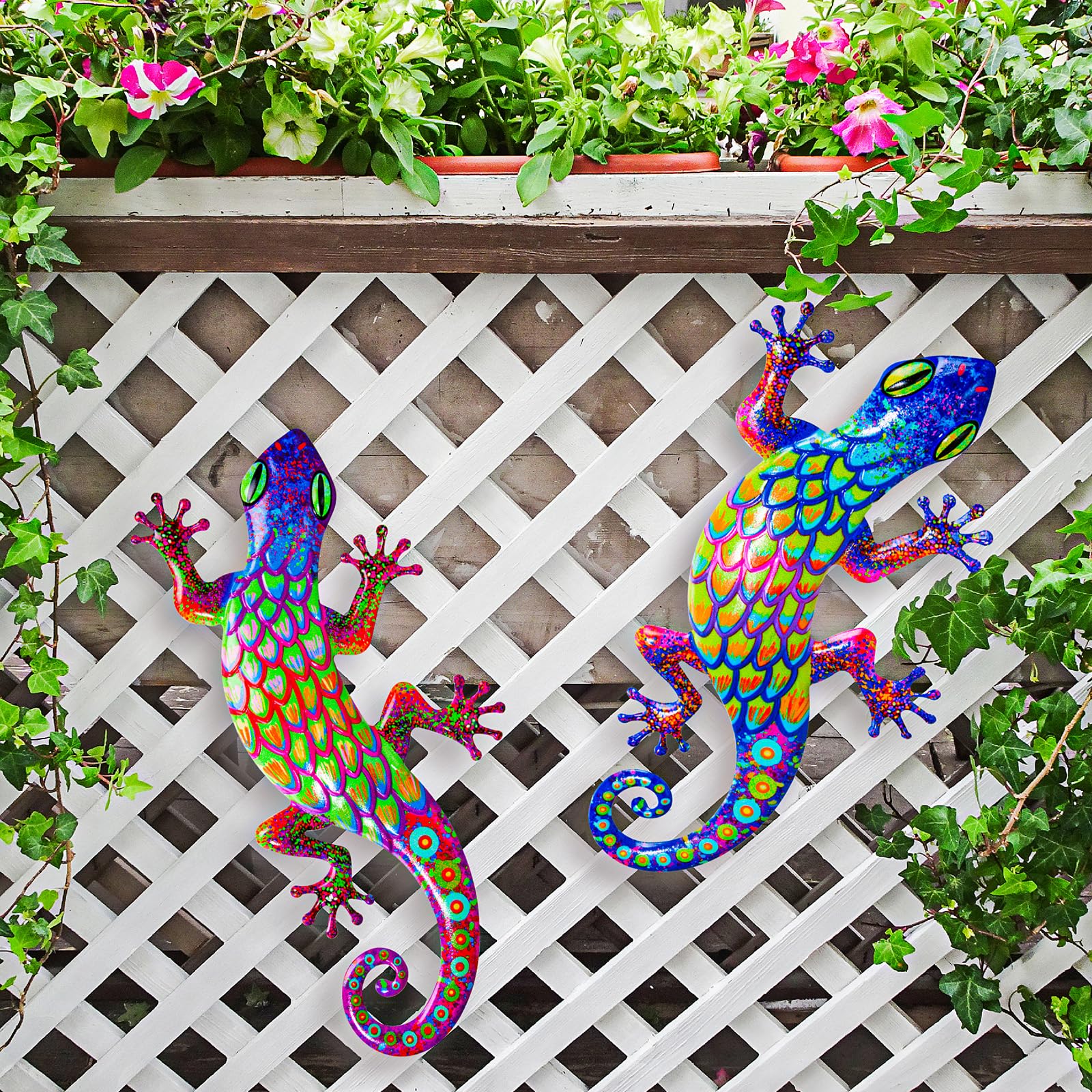 Pipilily gecko wall art indoors creates a lively focal point in living rooms.